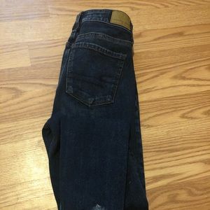 I am selling American eagle Jeans.